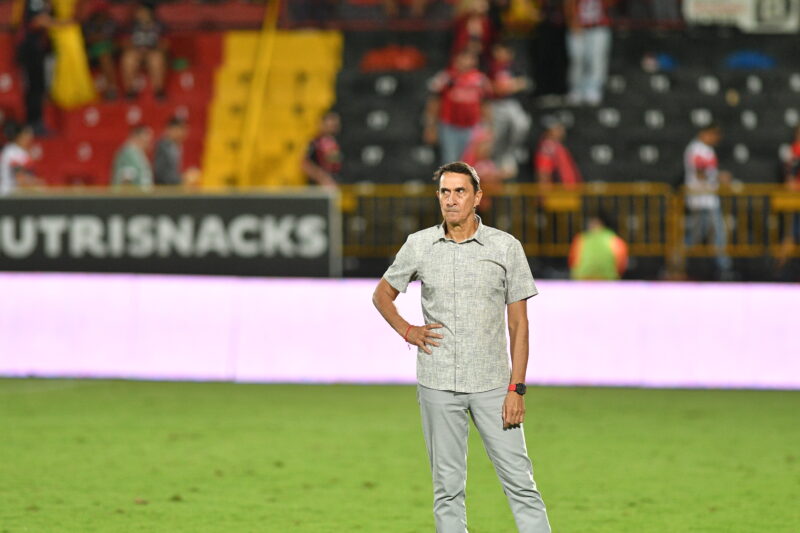 Alexandre Guimaraes recordó sus días como técnico morado