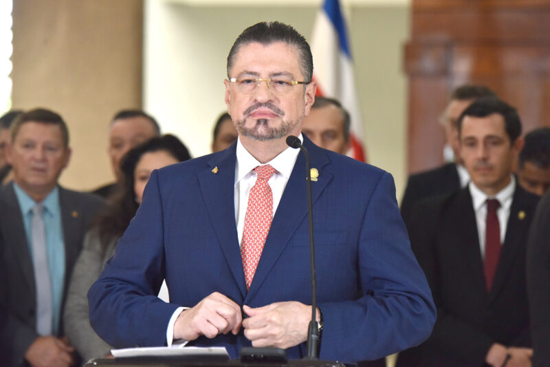 Foto del Presidente Rodrigo Chaves