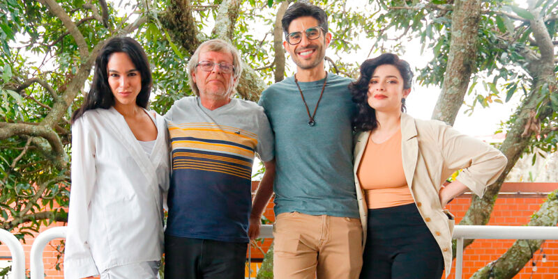 A la entrevista acudieron los actores Marco A. Calderón, Noelia Campos Guerrero y Camila Molina Martin, junto al director Andrés Heidenreich.