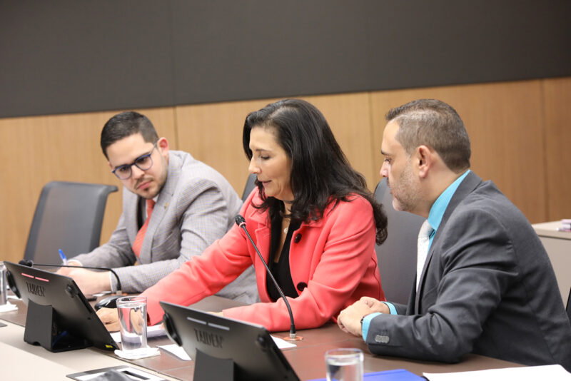 El oficialismo se sacó una moción para sumar ¢18.000 millones para los aguinaldos.
