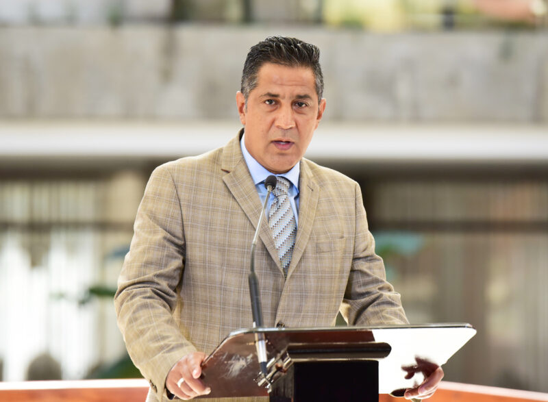 Foto del Ministro Nogui Acosta