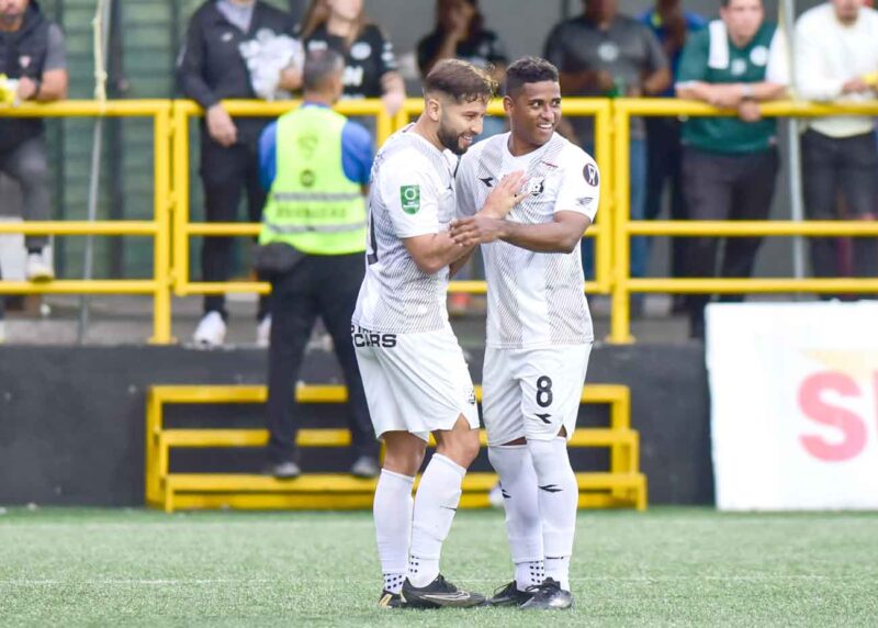 Elías Aguilar y Allan Cruz contribuyeron con goles