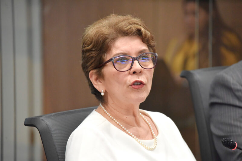 Marta Acosta, contralora general
