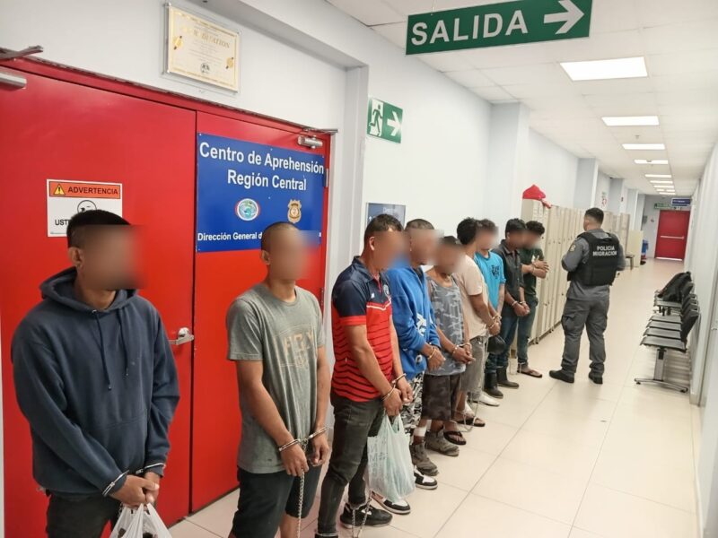 Migración reportó que al menos 330 personas deportadas cuentan con antecedentes penales.