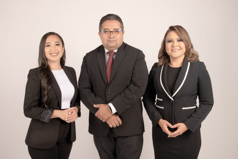 La edición matutina y nocturna se mantendrán en el mismo horario. En la foto, los periodistas Ana Lucía Zamora (izq.), Paul Ulloa (centro) y Karina Garay (der.)