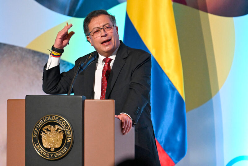 El-presidente-colombiano,-Gustavo-Petro-debe-firmar-la-misión-para-convertirla-en-ley.