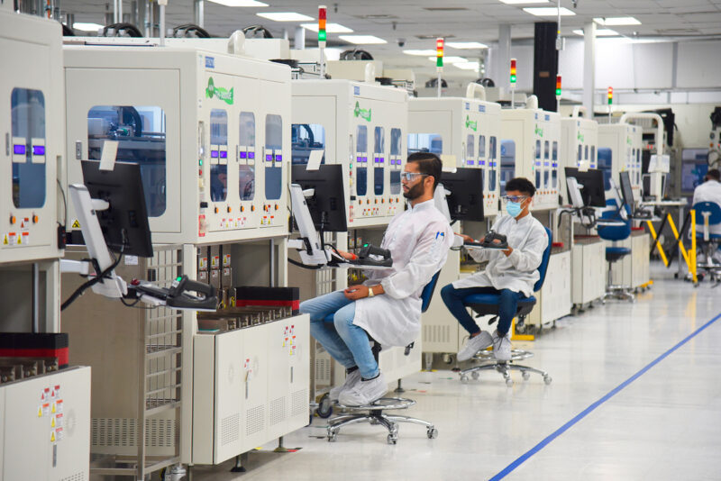 En este sector se encuentra la producción de microchips.
