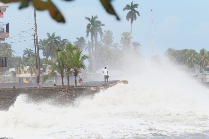 Las olas alcanzarán una altura de más de tres metros