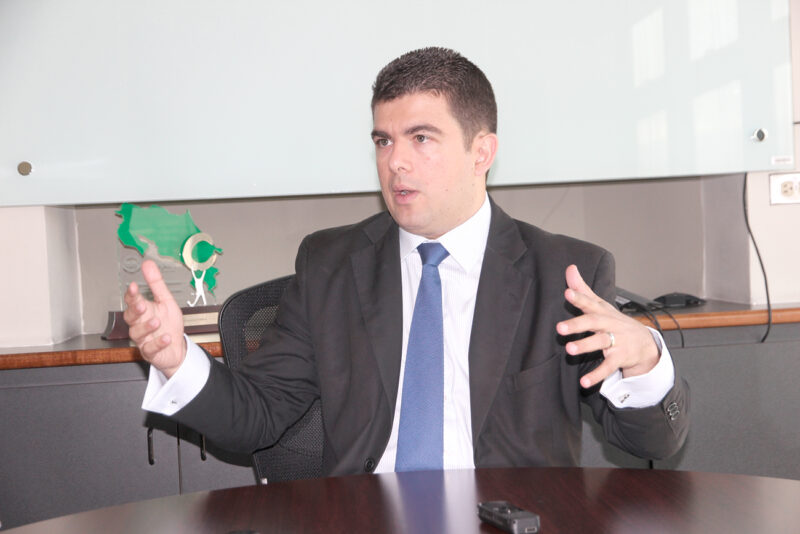 Álvaro Ramos se sumaría a la lista de los precandidatos del PLN.