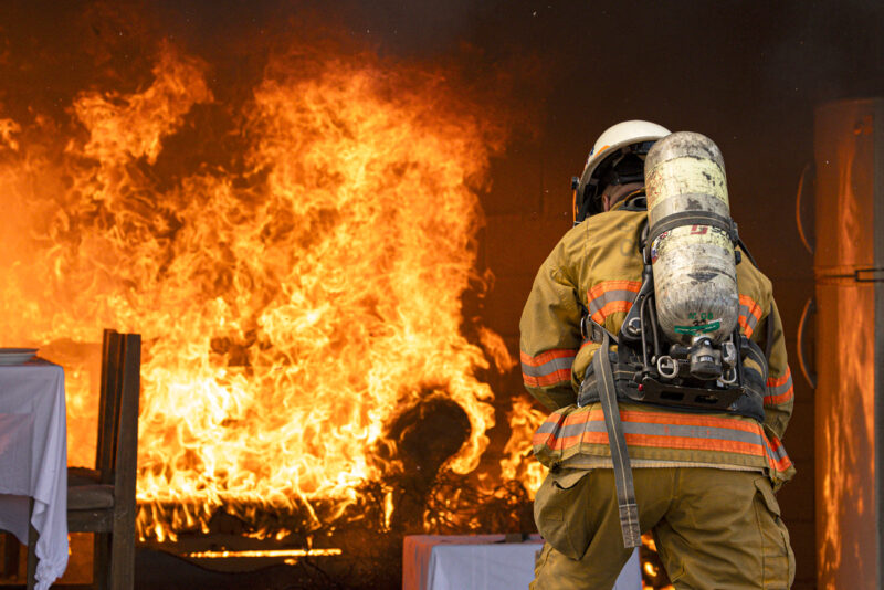 El Cuerpo de Bomberos asegura que durante diciembre del año en curso se ha dado un incremento de incendios estructurales, dos de ellos relacionados con árboles de Navidad.