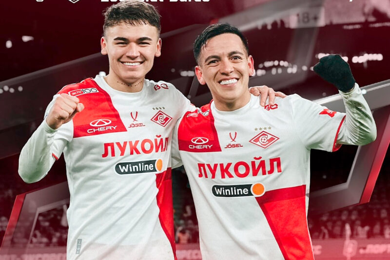 Ugalde celebra la victoria con su compañero Ezequiel Barco.