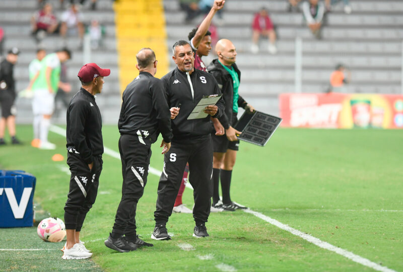 José Giacone asumió el banquillo del Saprissa a mediados de octubre, tras salir del Diriangén.