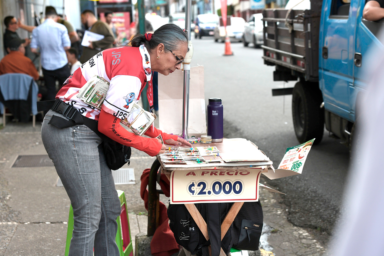 Miles de costarricenses a la expectativa del sorteo