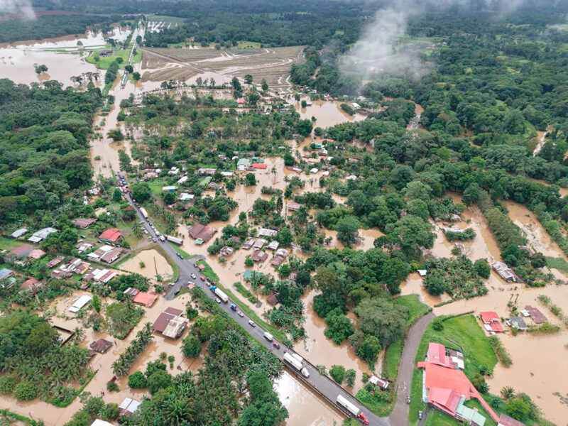 Lluvias no dan tregua en Sarapiquí. CNE informó que 1.138 personas están en albergues.