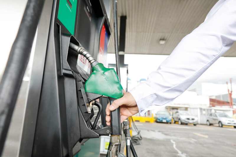 Los diputados tienen derecho a 500 litros de combustible para uso discrecional de vehículos.