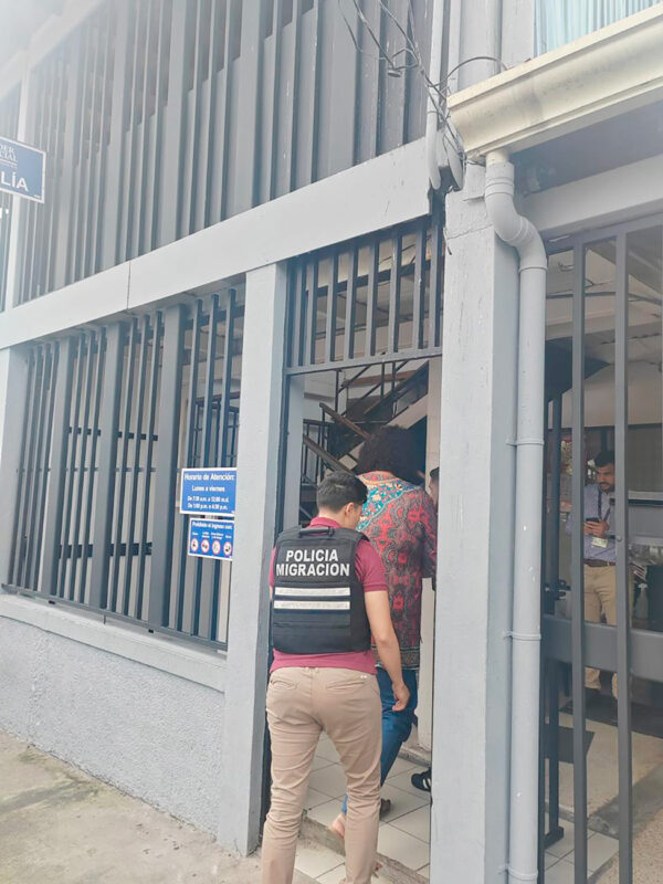 La mujer fue detenida este martes en Hatillo 3, tras operativo policial.