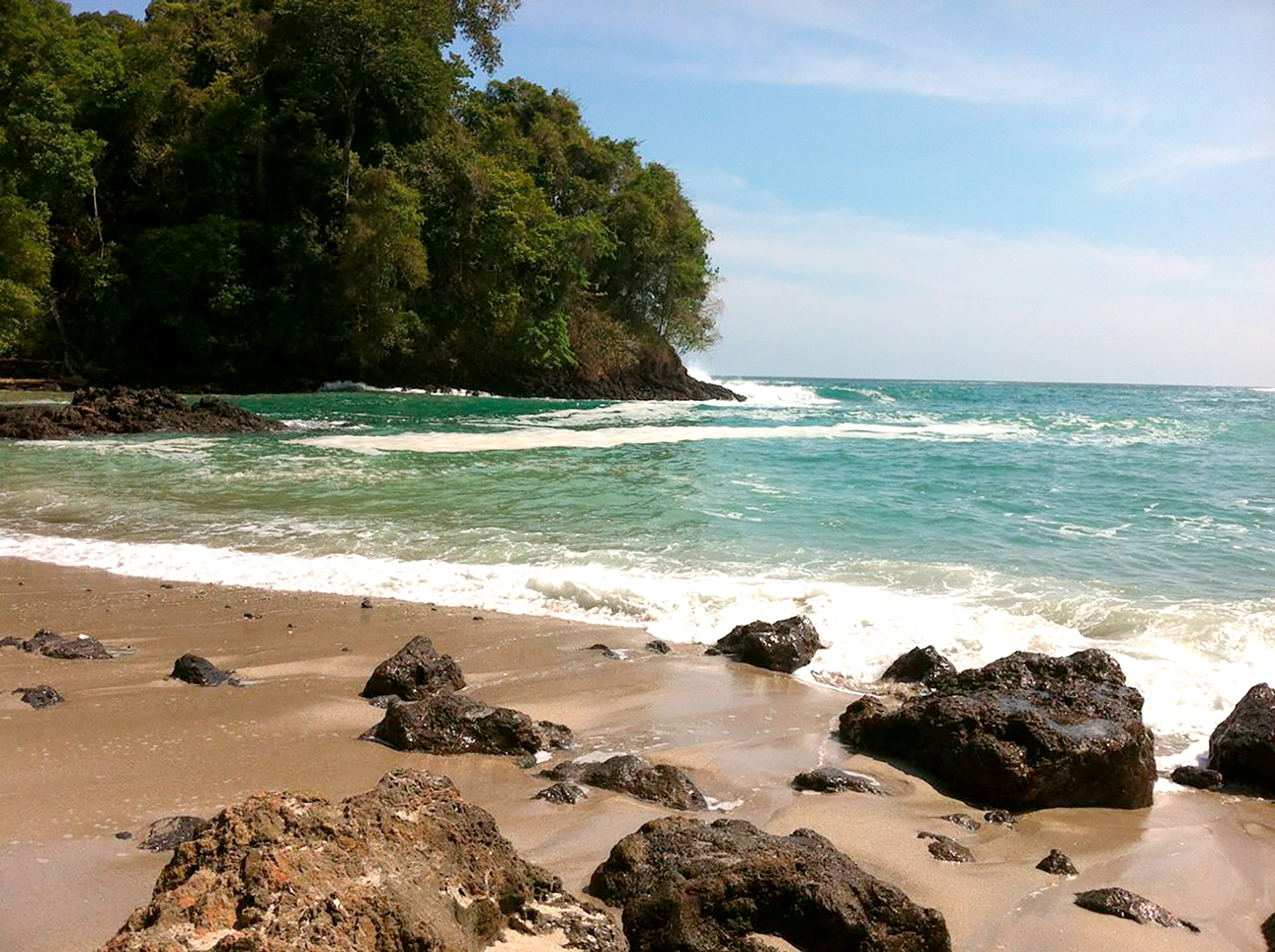 Más accidentes acuáticos en Semana Santa: buscan hombre en Manuel Antonio