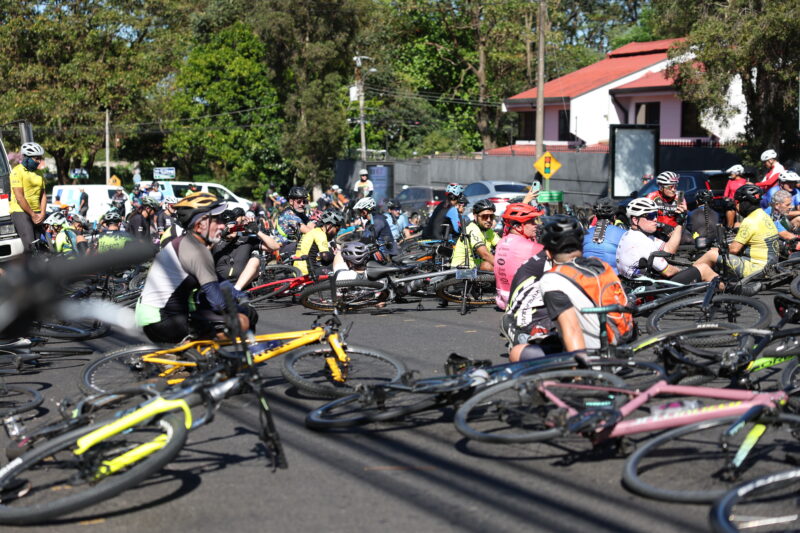 Cientos de ciclistas toman las calles en manifestación. Foto Catalina Mairena.
