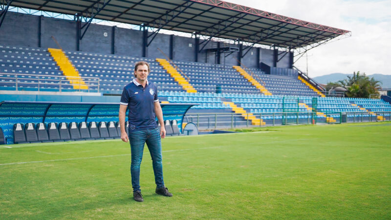 Carevic tendrá una nueva experiencia en el fútbol nacional con los blanquiazules.