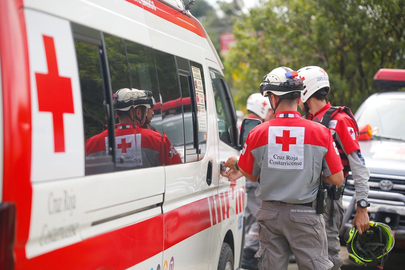 Buseta que trasladaba menores se estrella contra un paredón