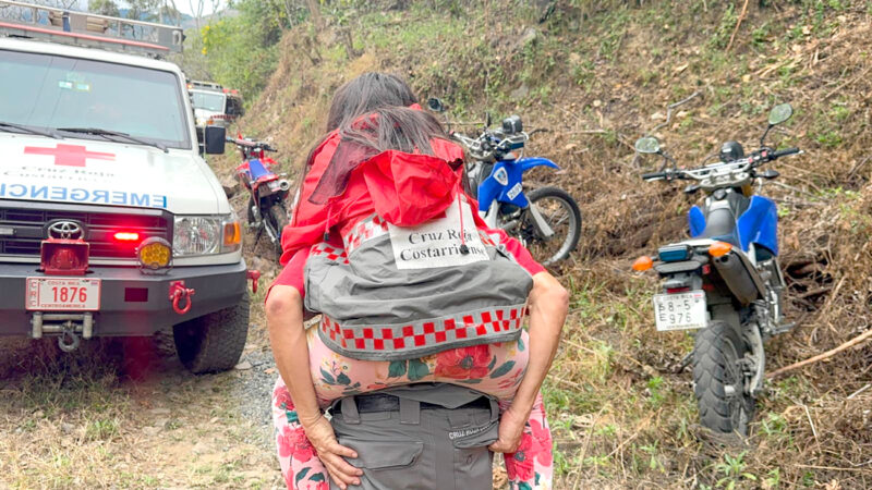 Dos personas perdieron la vida al tratar de rescatar a una menor en el río Torres, San José. La Cruz Roja logró ponerla a salvo, sin embargo, ambos adultos (padre y tío) no corrieron la misma suerte.
