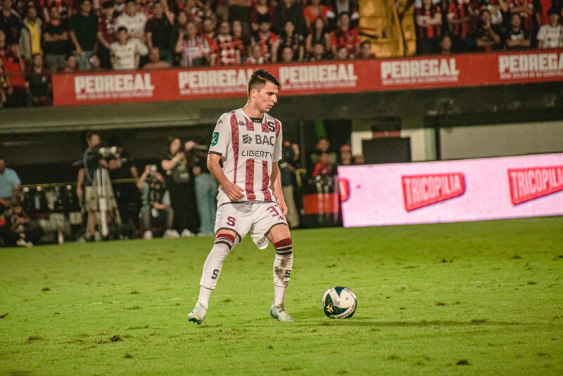 Gino Vivi extendió su préstamo con el Saprissa por seis meses más.
