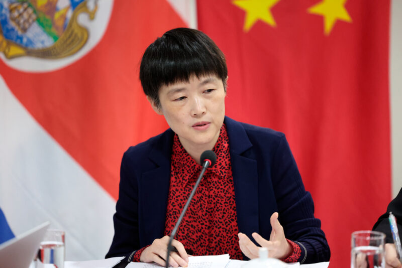 La embajadora Wang Xiaoyao lamentó la posición del Gobierno.