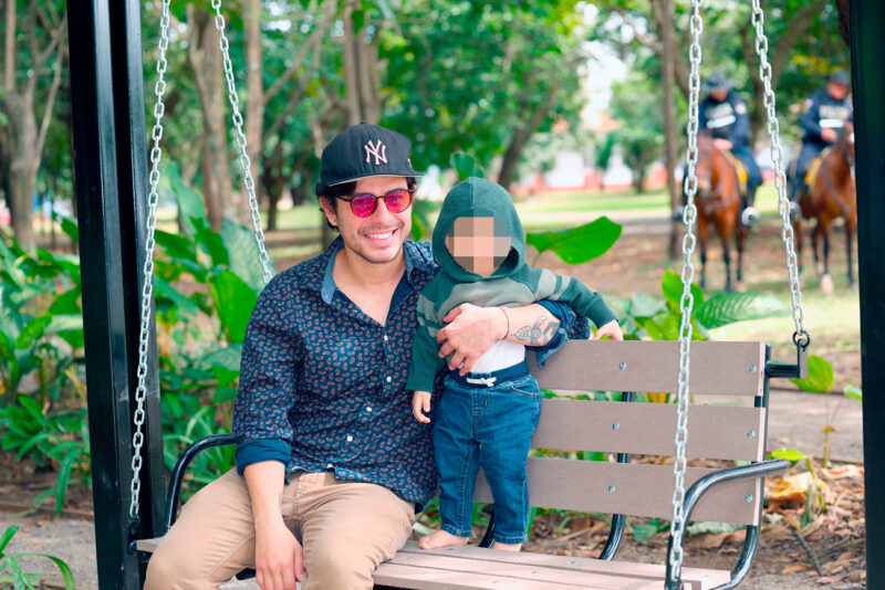 Ambos disfrutan de paseos semanales por el parque.