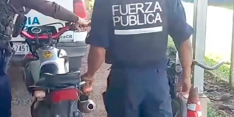 La motocicleta decomisada estaba en manos de un menor de edad.