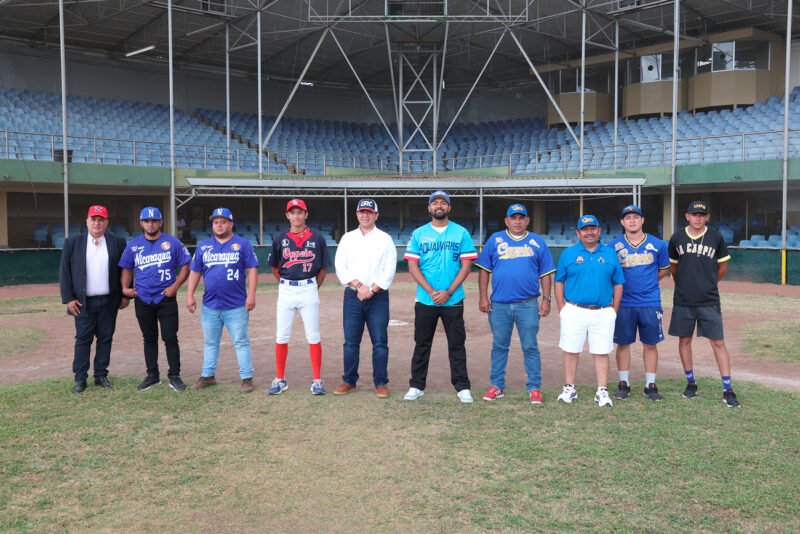 Nicaragua, La Carpio, Oppein y Aquaworks son los equipos competidores.