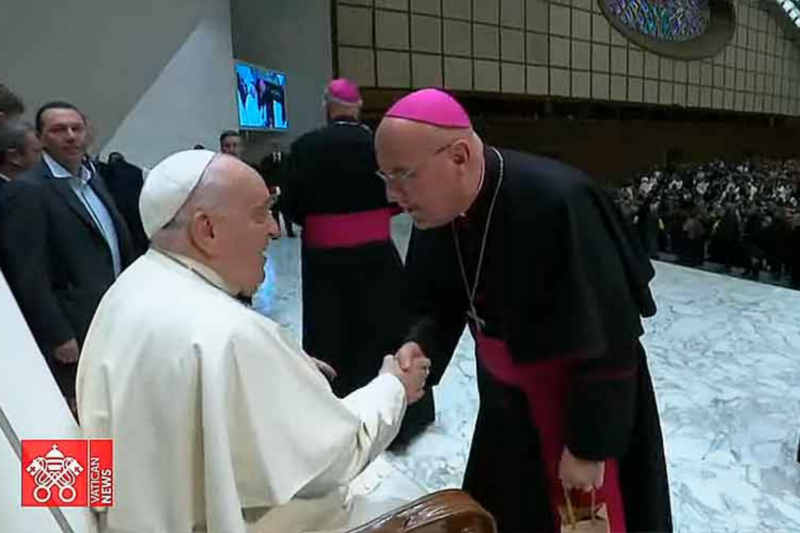 Obispo Garita con el Papa.