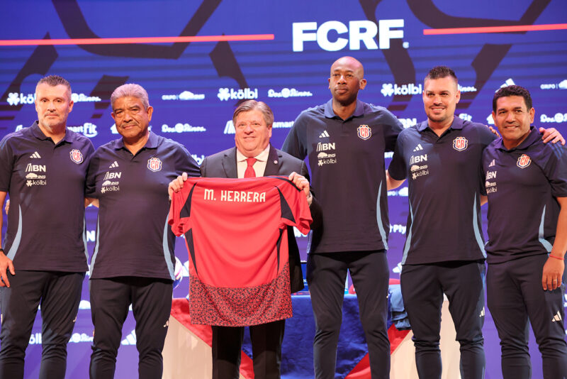 Miguel Herrera dará a conocer una lista elaborada por Paulo Wanchope.