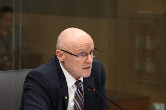 Brunner desmiente a Dobles sobre tarifas del tren eléctrico