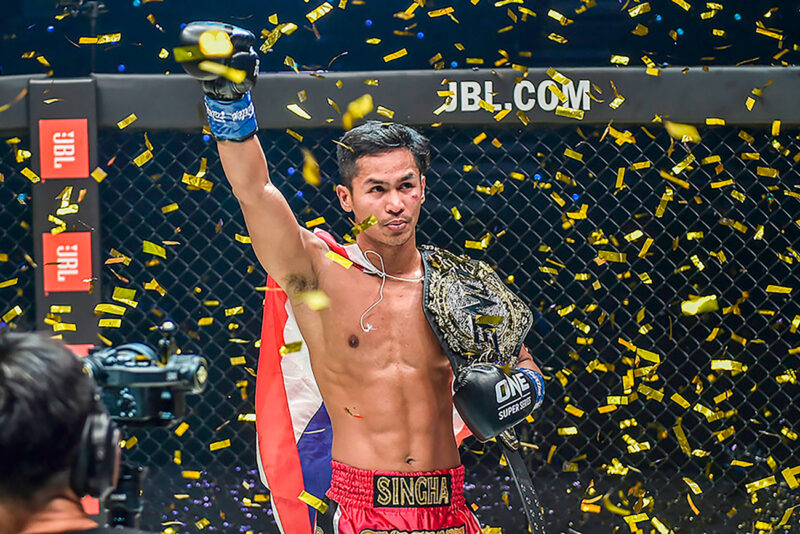 Superbon Banchamek es considerado el segundo mejor kickboxer de peso ligero.