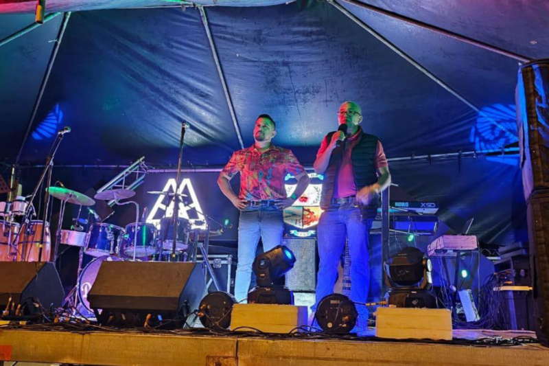 Turrialba recibe el 2025 con baile en la madrugada