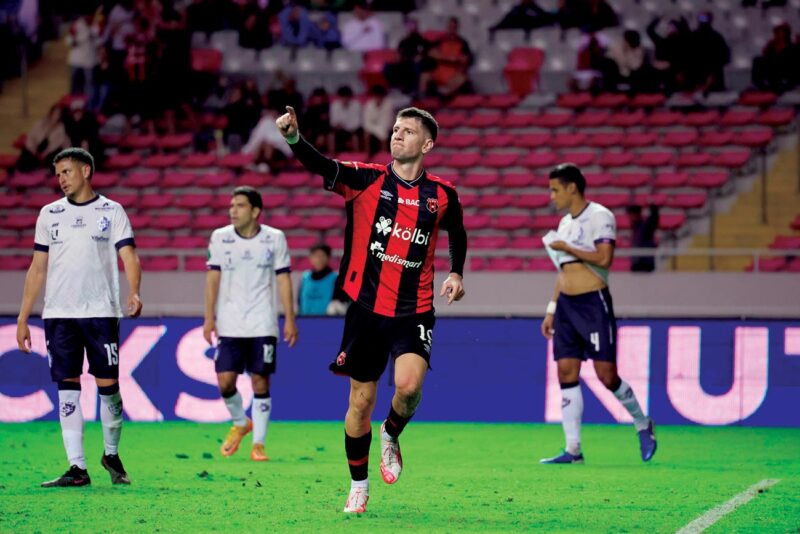 Alberto Toril celebró por cuarta vez en el semestre.