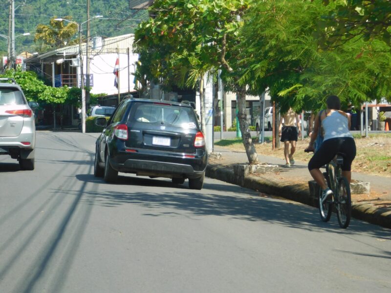 Ciclistas deben respetar Ley de Tránsito
como conductores que son de un vehículo. Foto: MOPT.