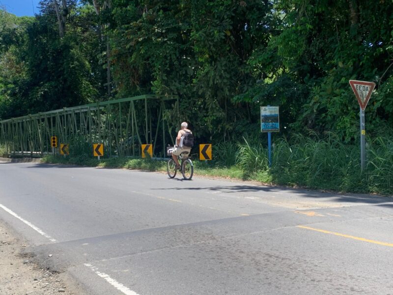 Ciclistas deben respetar Ley de Tránsito
como conductores que son de un vehículo. Foto: MOPT.