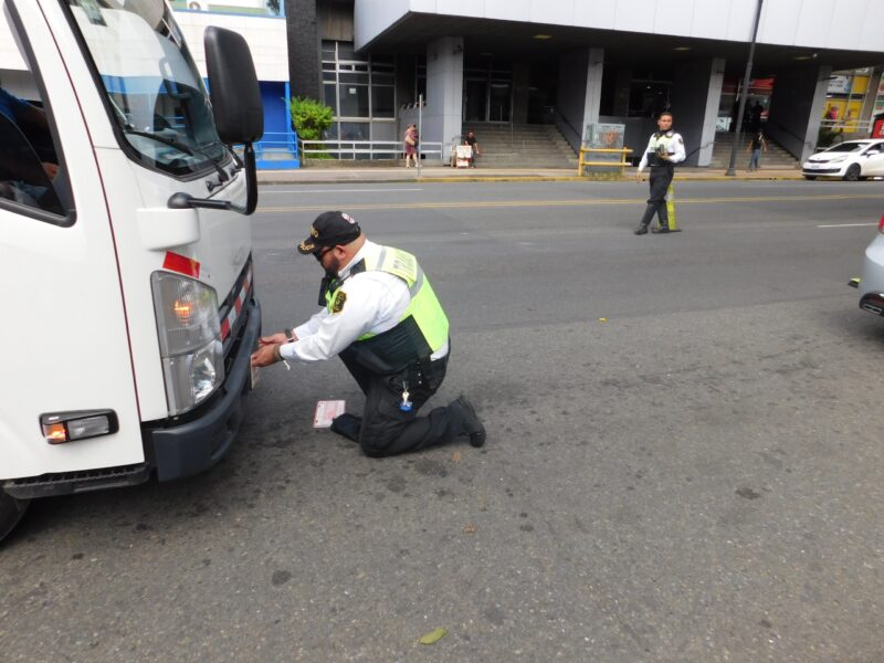Policía de Tránsito sancionó a un conductor
cada dos minutos y medio en enero. Foto: MOPT.