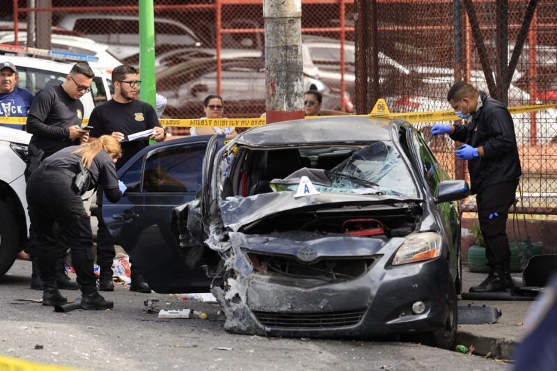 Aparatoso accidente en San Sebastián deja 2 fallecidos