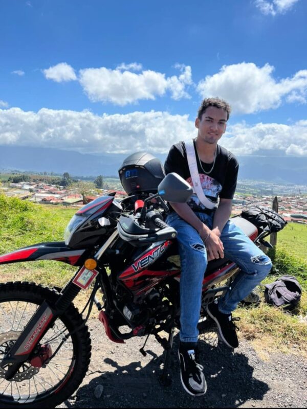 Joven murió en accidente en carretera