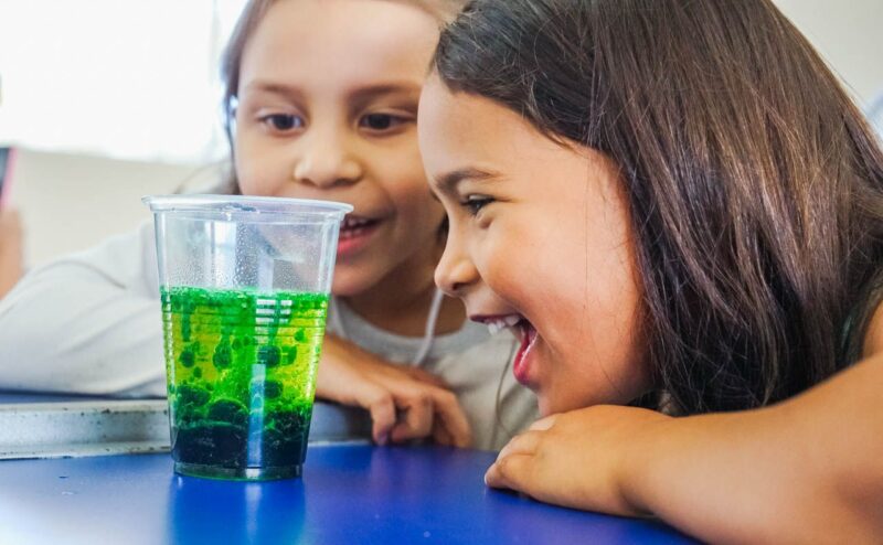 Niñas en las ciencias. Foto: Cortesía TEC.