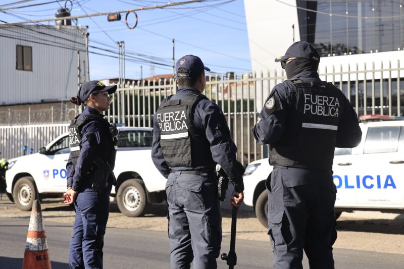 Fuerte despliegue policial. Foto: Issac Villalta. 
