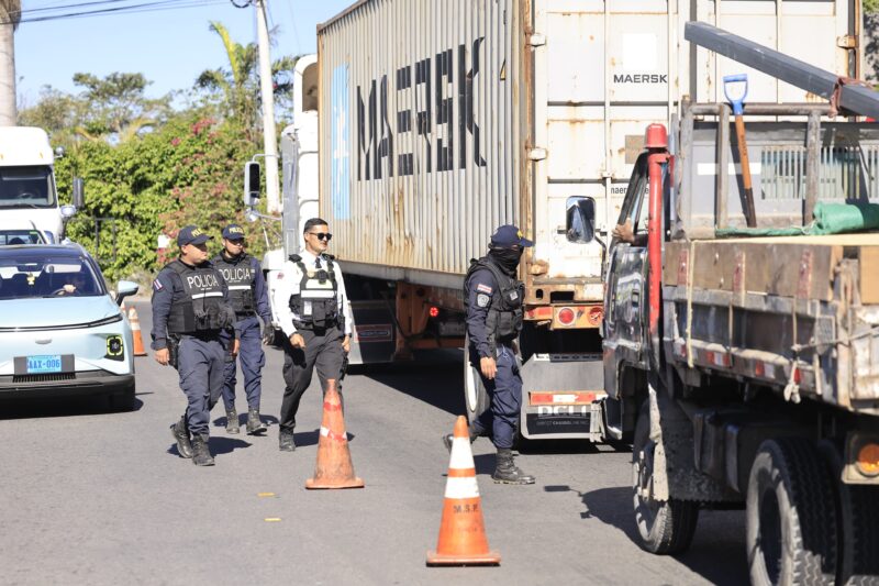 Fuerte despliegue policial. Foto: Issac Villalta. 