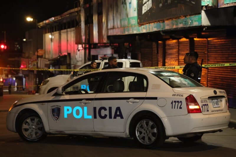 La policía custodió la escena para el levantamiento del cuerpo. Foto: Randall Sandoval.