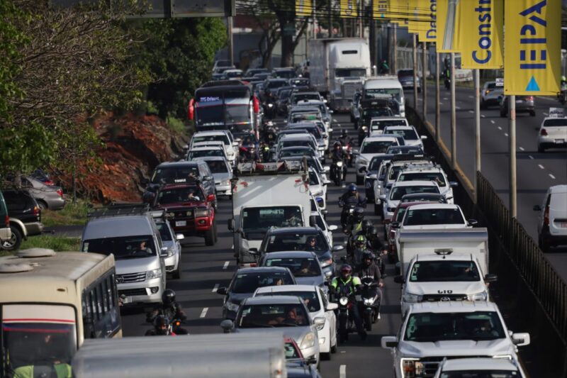 Conductores reportan presas en La Uruca.