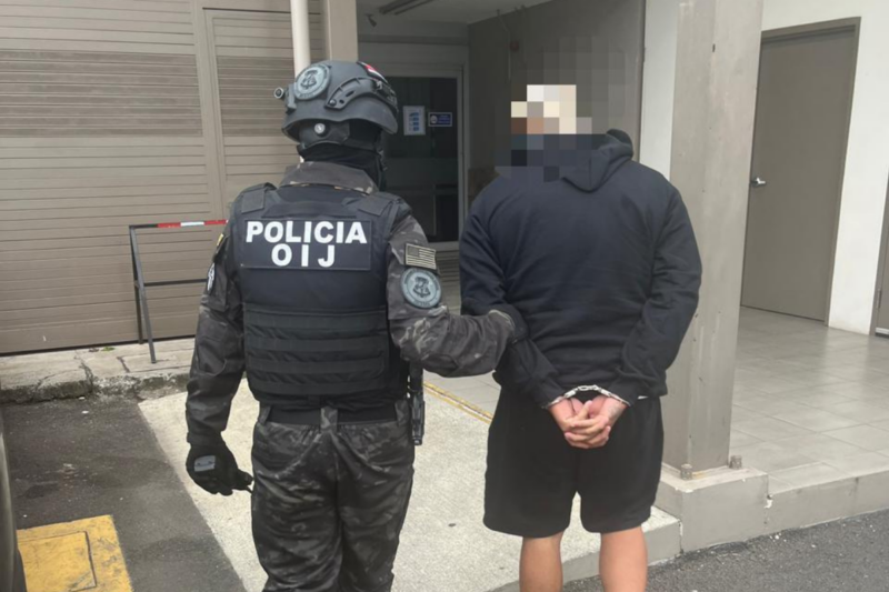 Sospechoso de robo detenido en Cartago. Foto: OIJ.