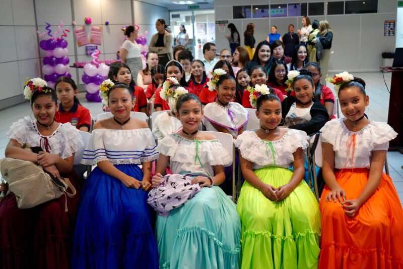 Donaciones fueron entregadas a jóvenes, centros educativos y albergues. Foto: cortesía.