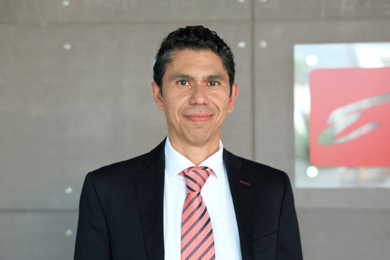 Amador no descartó avanzar con exploración de gas y petróleo.