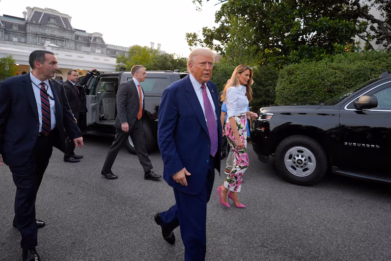 Este sábado Donald Trump cumple 79 años, y lo celebra con un imponente desfile militar. Foto: AP.